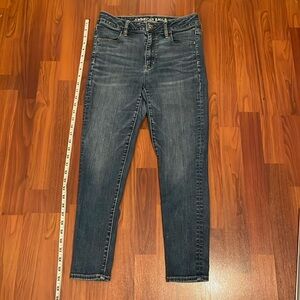 American Eagle Medium Wash Size Four EXTRA SHORT Jeans. In great condition!